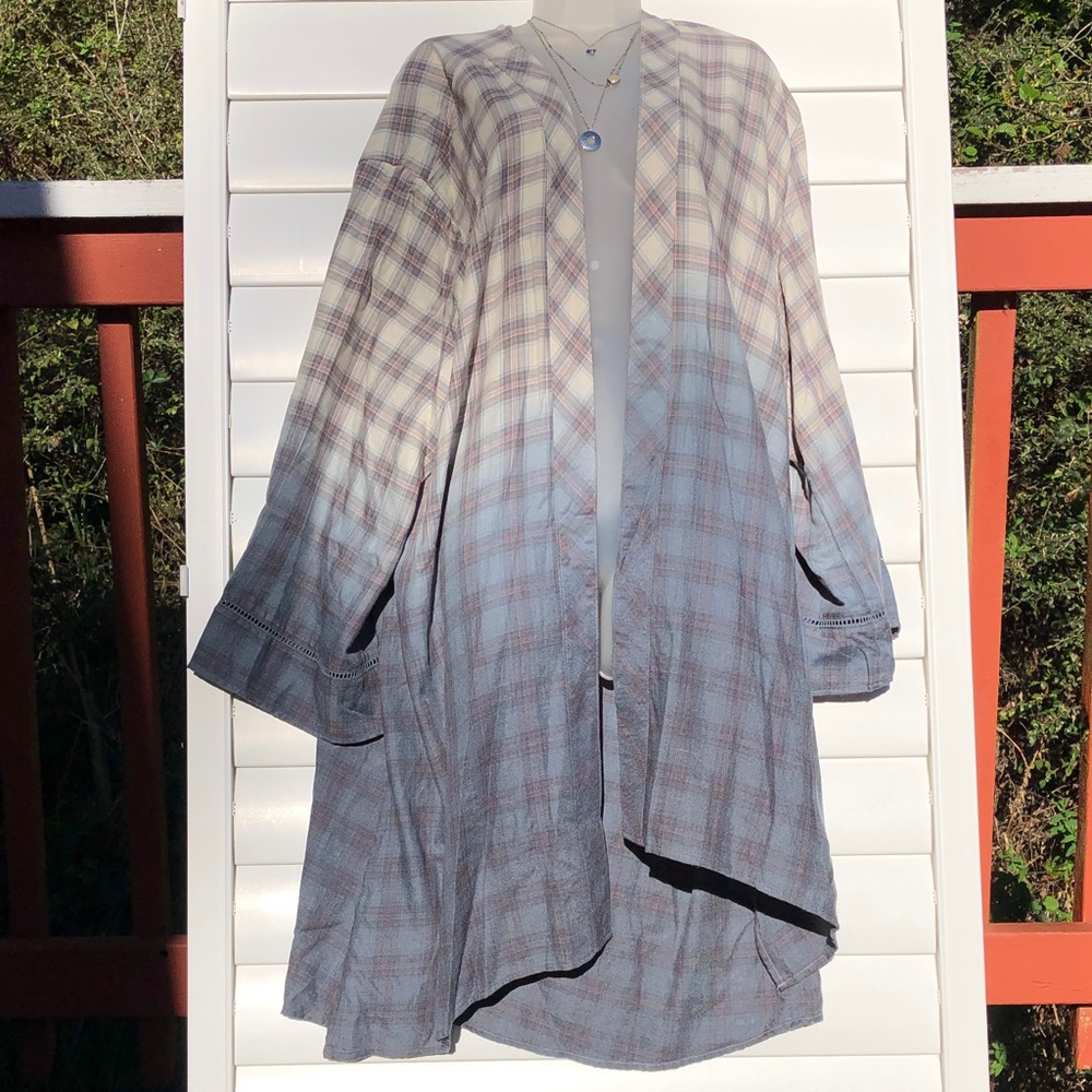 Maurices Plaid Robe in Gray and Red